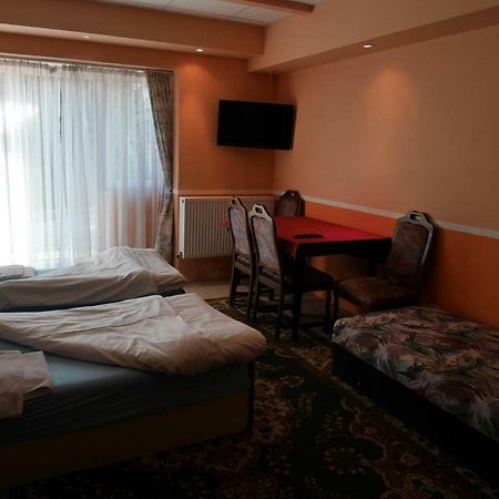 Pension Lada Karlovy Vary Exterior foto