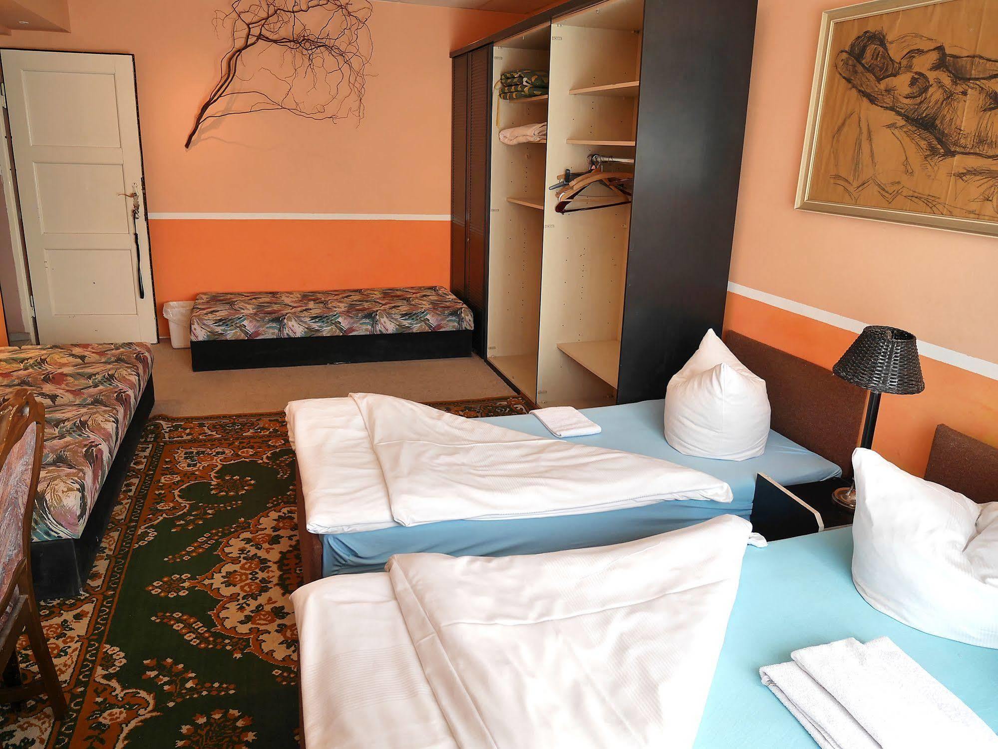 Pension Lada Karlovy Vary Exterior foto